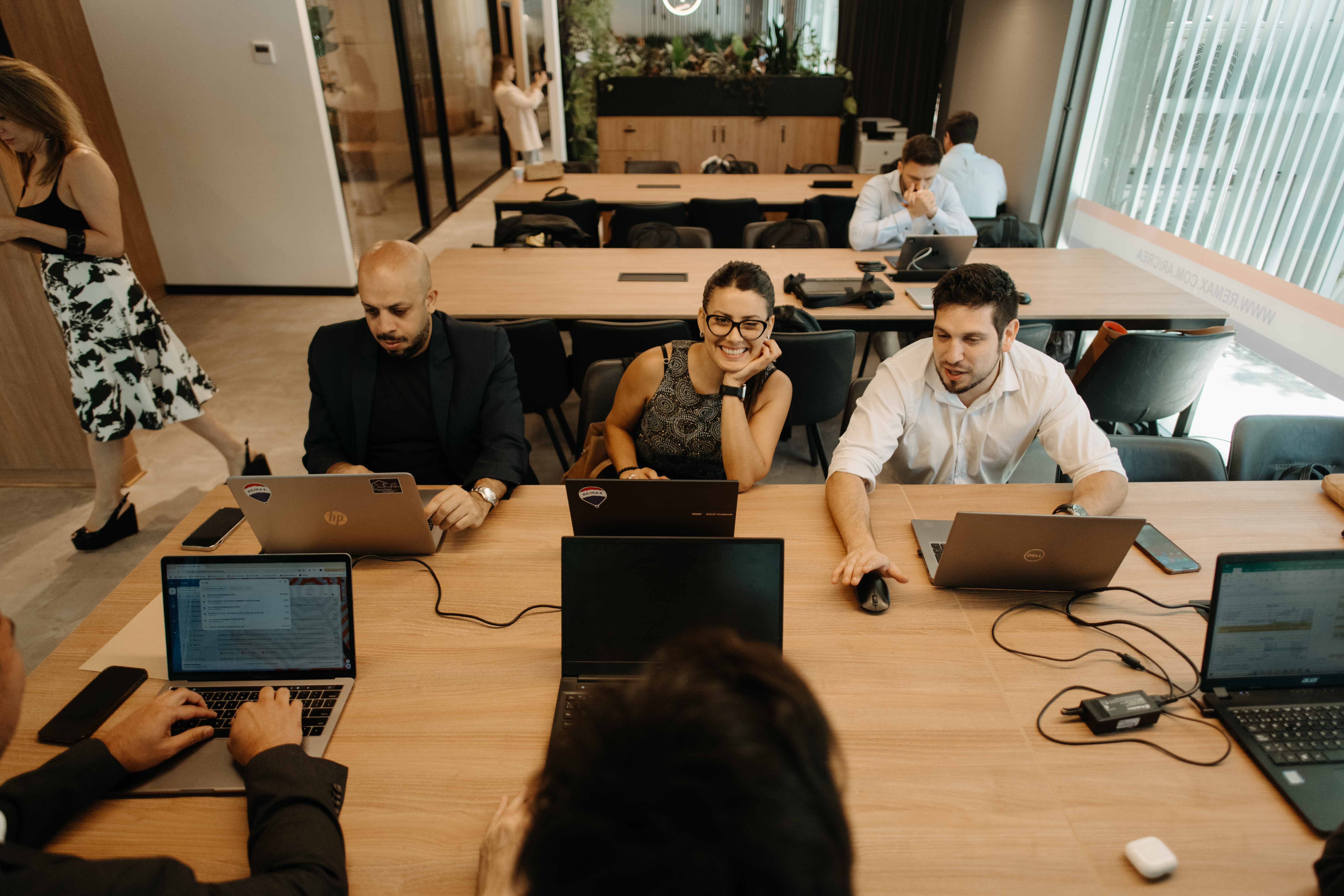Oficina REMAX CREA - Reunión de equipo